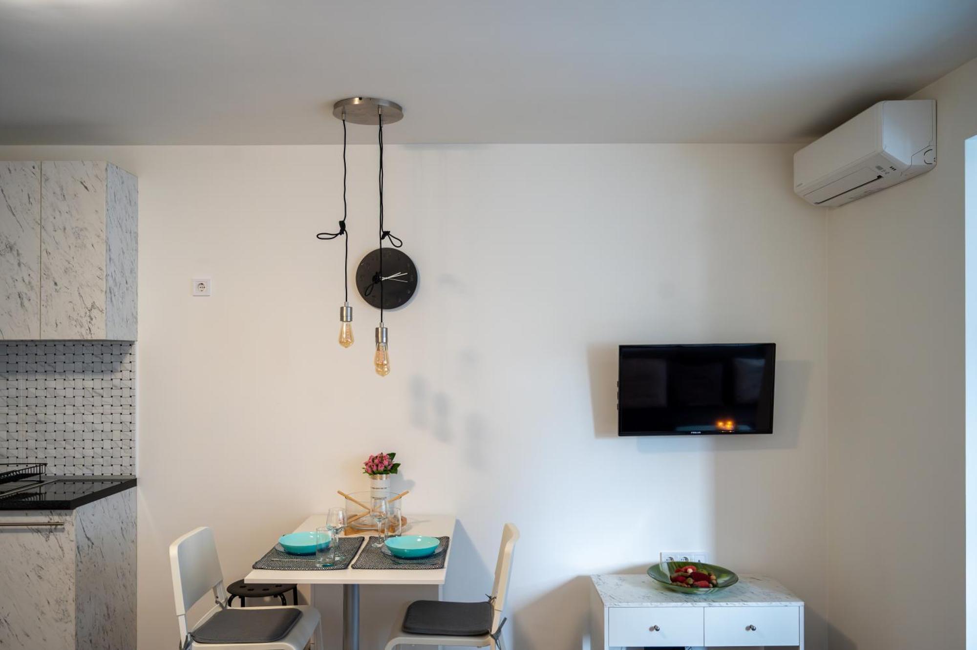 Bright Studio In The City Center Σόφια Εξωτερικό φωτογραφία